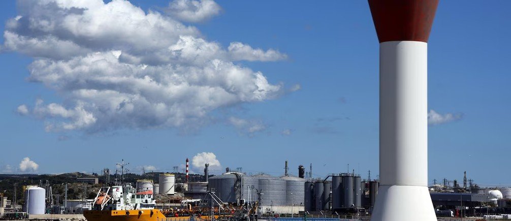 Kriza e karburanteve, IEA: Rezervat globale po pakësohen me një ritëm rekord, një tronditje e paprecedentë