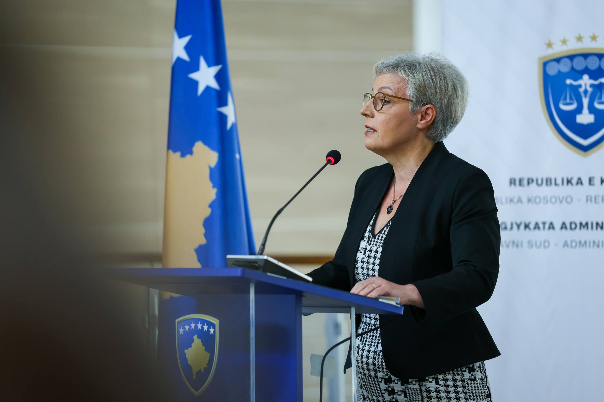 Sulmi fizik në Skenderaj, Gërvalla kërkon dënimin e autorëve dhe ngre alarmin: Rrezikohet integriteti i zgjedhjeve!