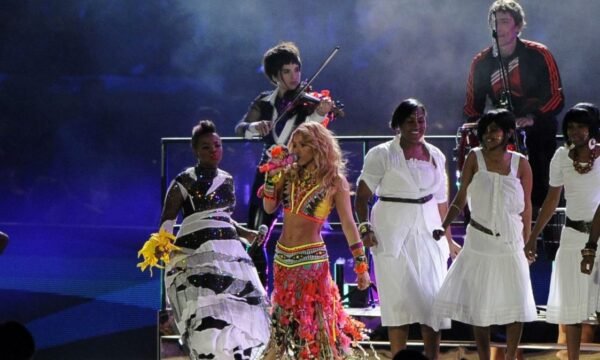 Finalja e Botërorit 2026 do të ketë “show” në stilin Super Bowl me yje të muzikës