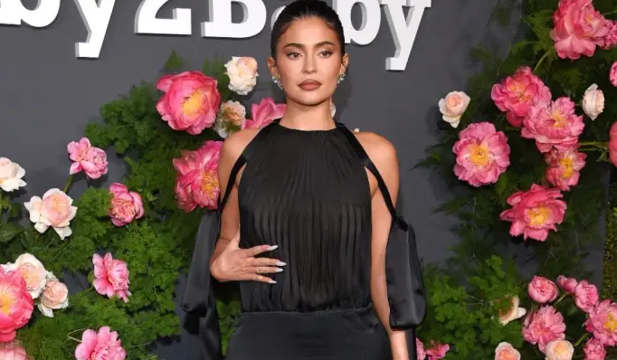 Kylie Jenner rrëfen momentin e vështirë: U panikova kur mësova se isha shtatzënë