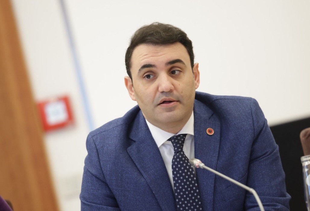 “Opozita do vijojë me protesta, së shpejti e radhës”- Belind Këlliçi: Përveç Ballukut, gjermanët kanë dhe dosjen e AKSHI-t