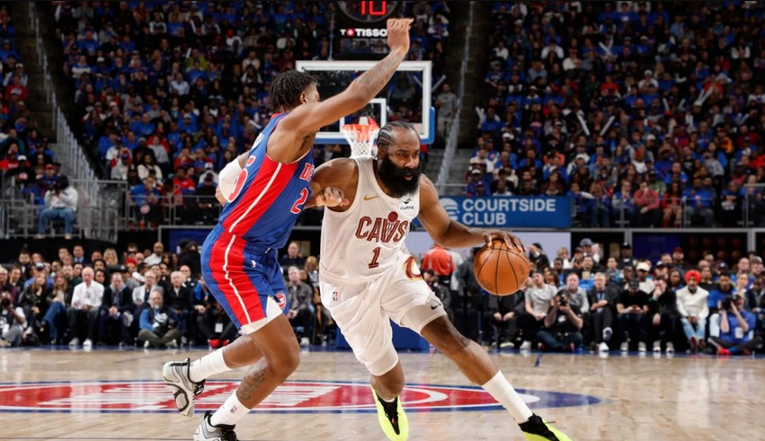 Cleveland shtang Pistons në Detroit