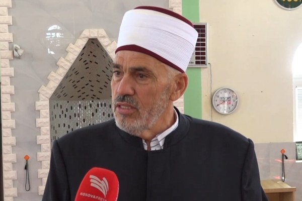 ​Mulla Osman Musliu përlotet në xhumanë e fundit, thotë se si politikan do të jetë unifikues, jo përçarës