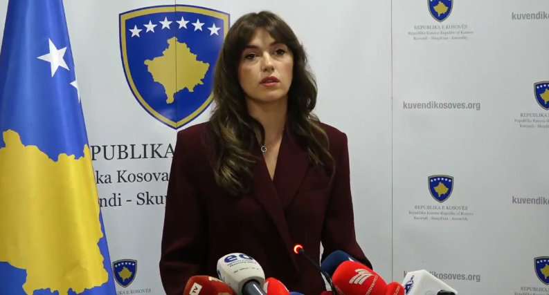 Haxhiu ngushëllon familjen Gashi për ndarjen nga jeta të Prof. Dr. Alush Gashit 