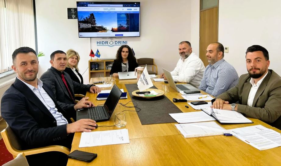 “Hidrodrini” rrit shujtën për punëtorët, ndan ndihmë edhe për Bajram