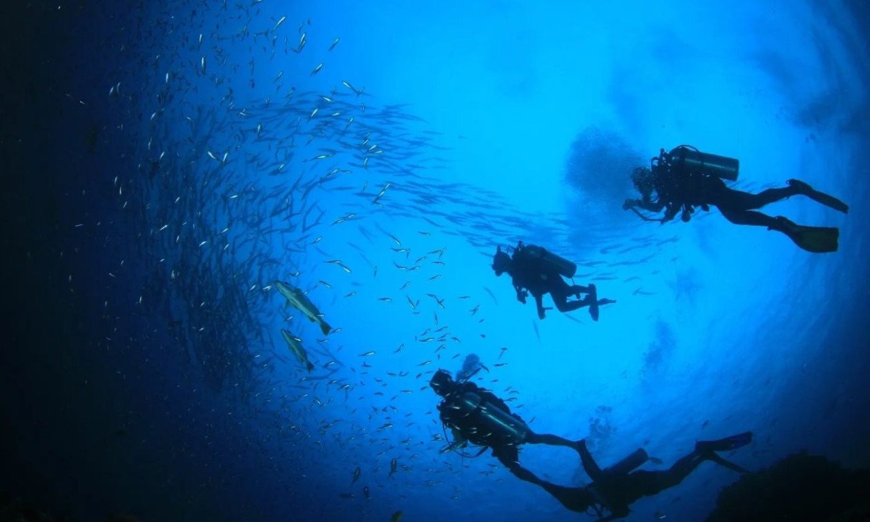 Tragjedia në Maldives! Si u bë shpella nënujore një kurth vdekjeprurës për 5 italianët, çfarë thonë zhytësit me përvojë