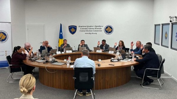 ​KQZ miraton fletëvotimin për votim me postë