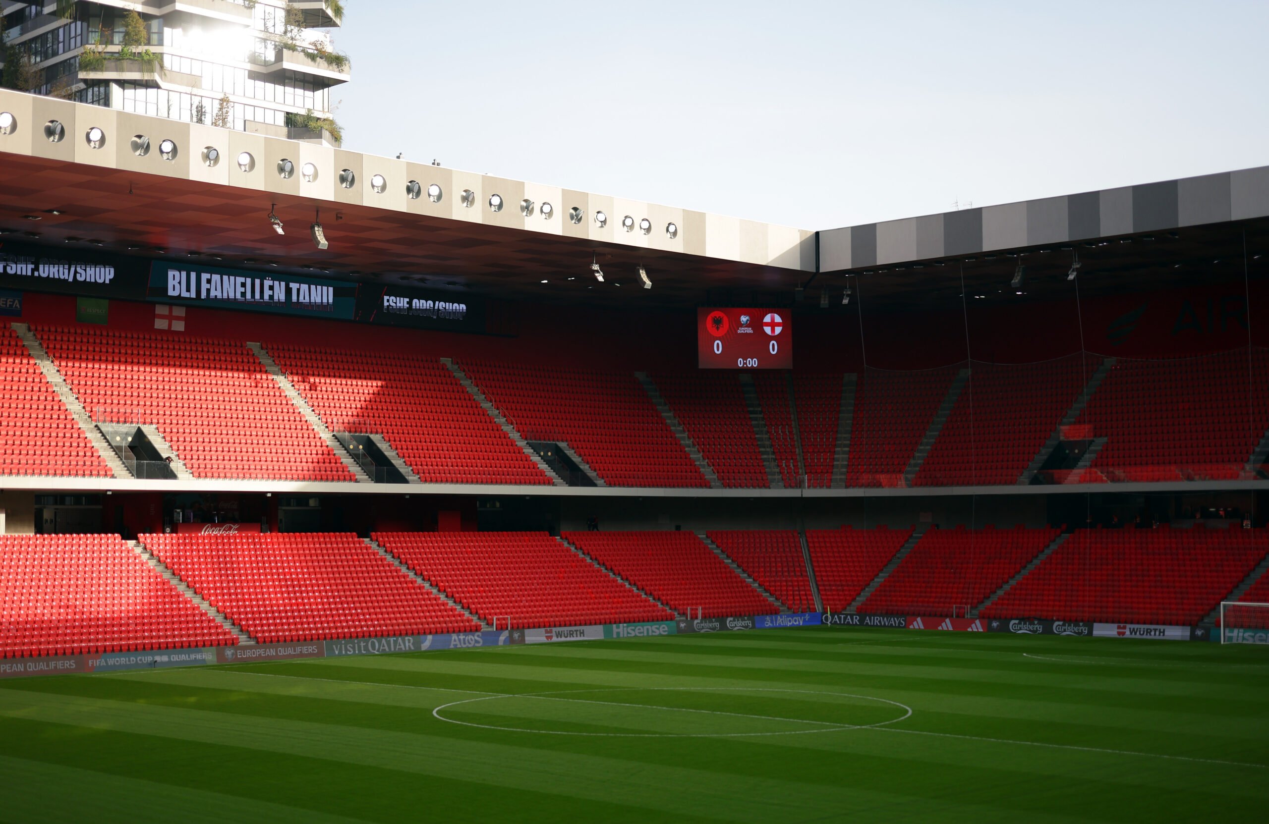 Stadiumi “Air Albania” do t’i nënshtrohet rikonstruksionit të tapetit dhe bazamentit