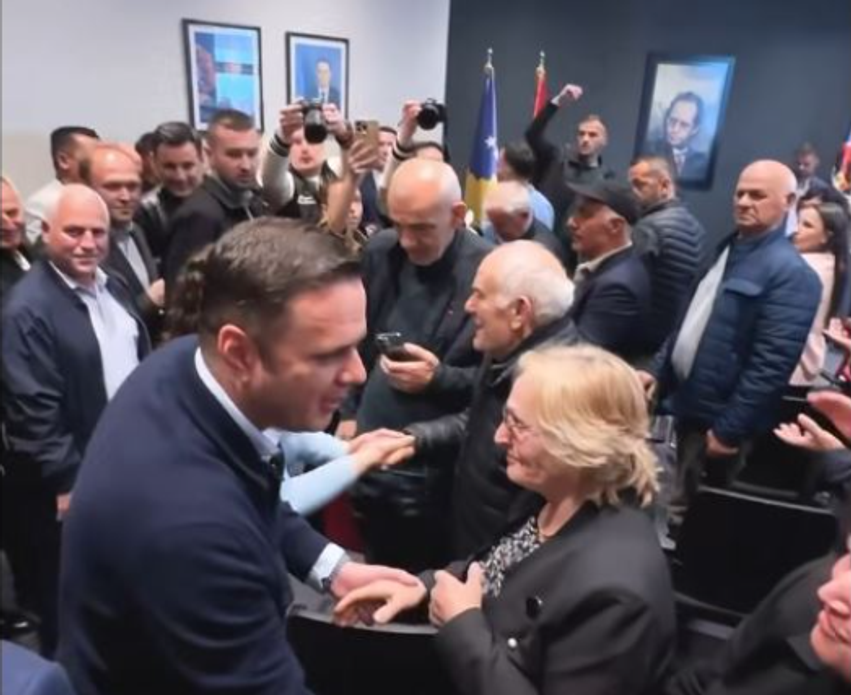 Abdixhiku ndan video nga takimi me strukturat në Ferizaj  Kjo është koha jonë 