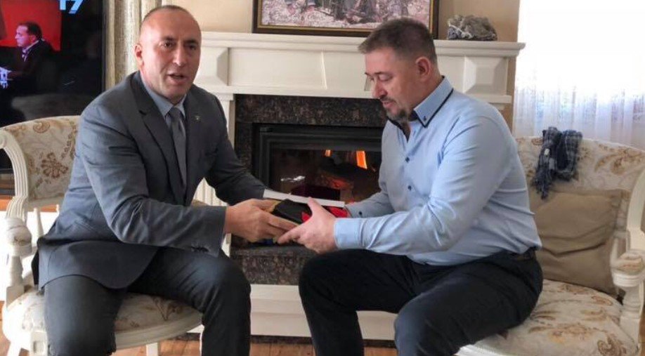 “Nuk luftuan që Lushtaku të komandojë e Haradinaj të jetë milioner”, reagim i ‘ashpër’  i Dostit: UÇK nuk ishte pronë