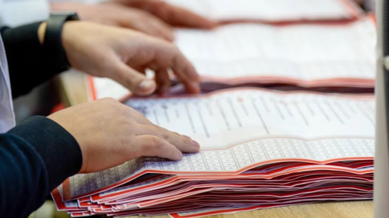 KQZ: Edhe qytetarët që ndodhen përkohësisht jashtë Kosovës mund të votojnë në zgjedhje