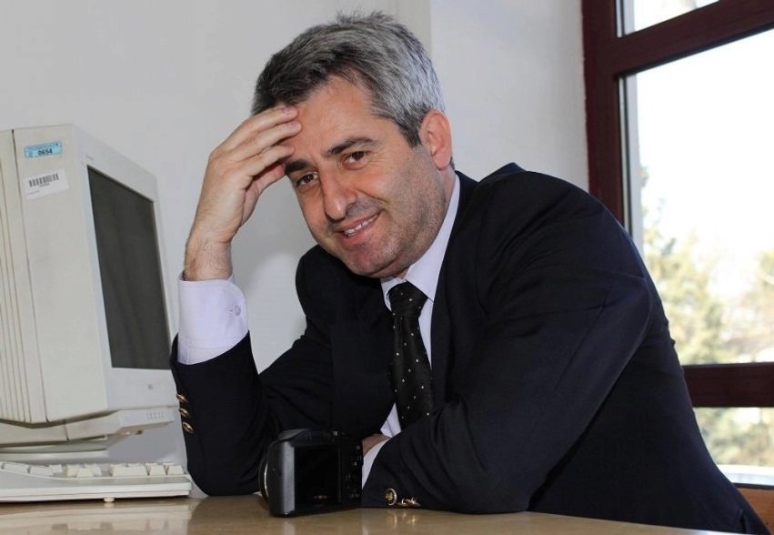 Gjithmonë në përkrahje të rinisë apo të studentëve, por jo edhe të studentëve pleq, ish-funksionarë partiakë