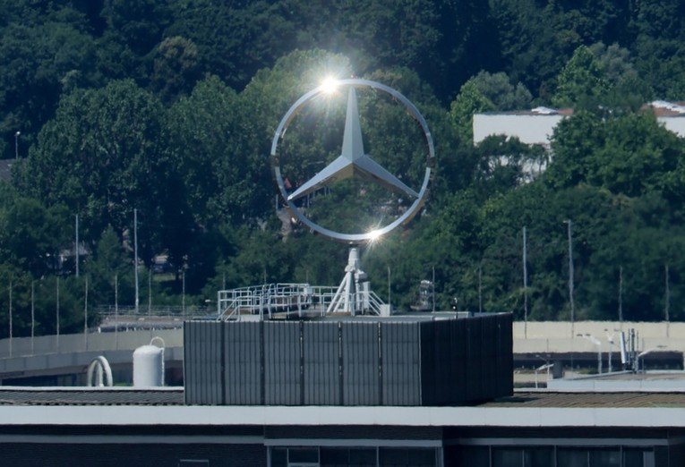 Mercedes shqyrton prodhimin e armëve: Bota është bërë e paparashikueshme