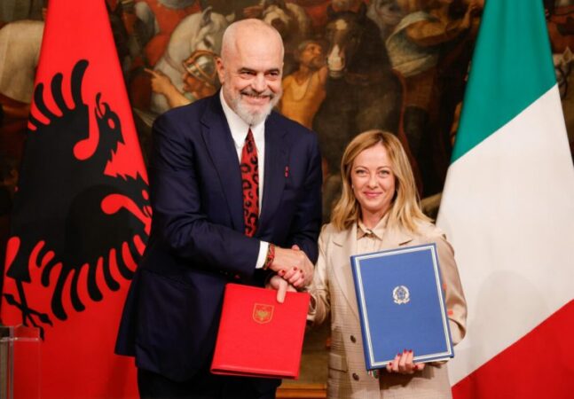 KE mbështet qendrat e emigrantëve në stilin e Shqipërisë, Meloni: Po shndërrohet në një model europian