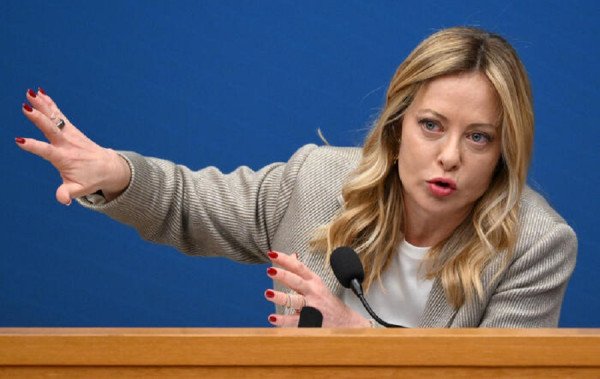 Meloni: ​Ngushtica e Hormuzit duhet të rihapet pa taksa apo kufizime