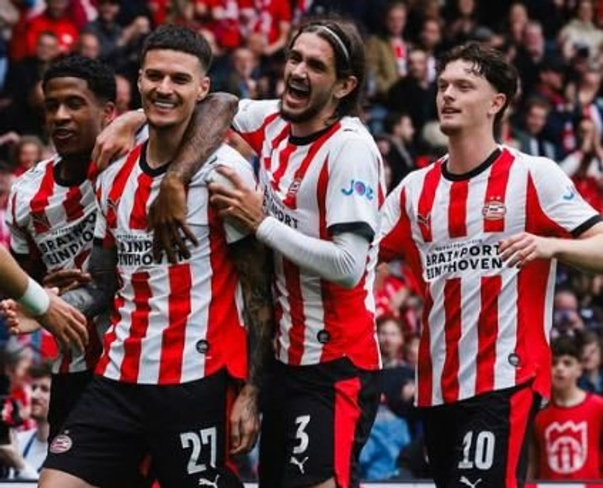 PSV kampion  Ajax rrezikon Europën  Nijmegen kualifikohet për herë të parë në Champions League