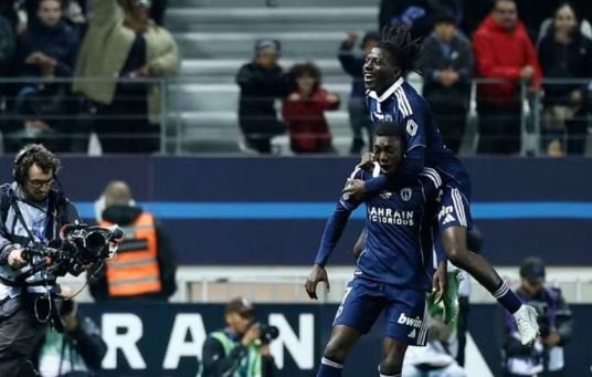 PSG humb derbin e qytetit! Lyon turpërohet në shtëpi