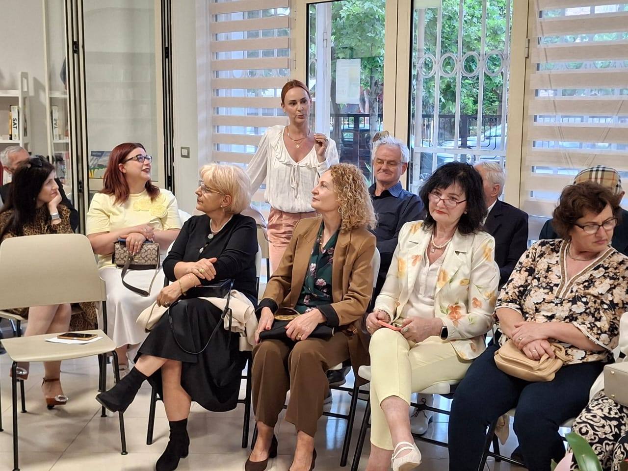 Emily Dickinson, Laureta Petoshati dhe spiralizmi: Mbrëmje poetike në Vlorë