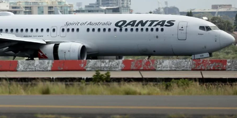 Sulm në bordin e Qantas/ Pasagjeri kafshon stjuardesën, avioni bën ulje emergjente në Tahiti