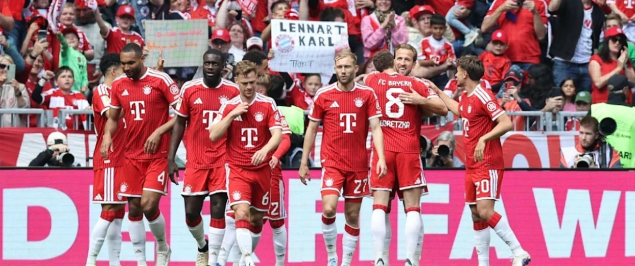 Bayerni zyrtarisht i jep lamtumirën tre futbollistëve, ata nderohen para 80 mijë tifozëve