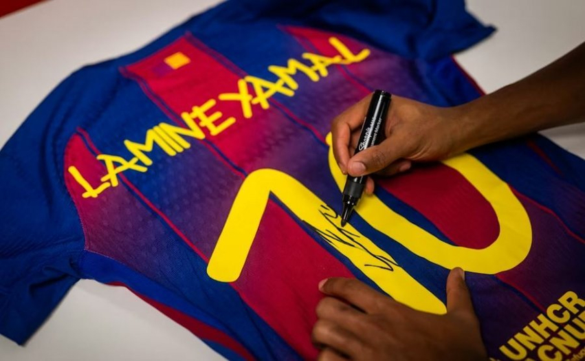 Fanella e veçantë e Lamine Yamal del në ankand  kalon shifrën 15 mijë euro