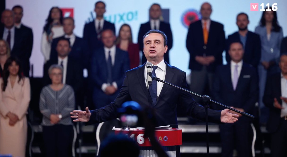 Kurti prezanton kandidatët e LVV-së dhe ‘godet’ opozitën me mesazh të fortë: Pazaret politike nuk kalojnë te qytetarët!