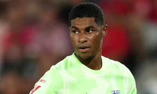 Rashford ul pagën për të qëndruar te Barcelona