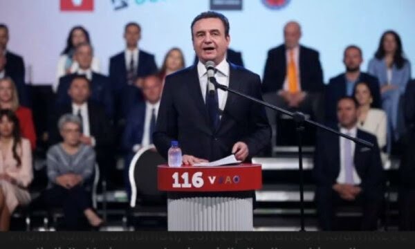 ​Kurti në tubimin në Gjakovë: Opozita, bllokuese e shtetit