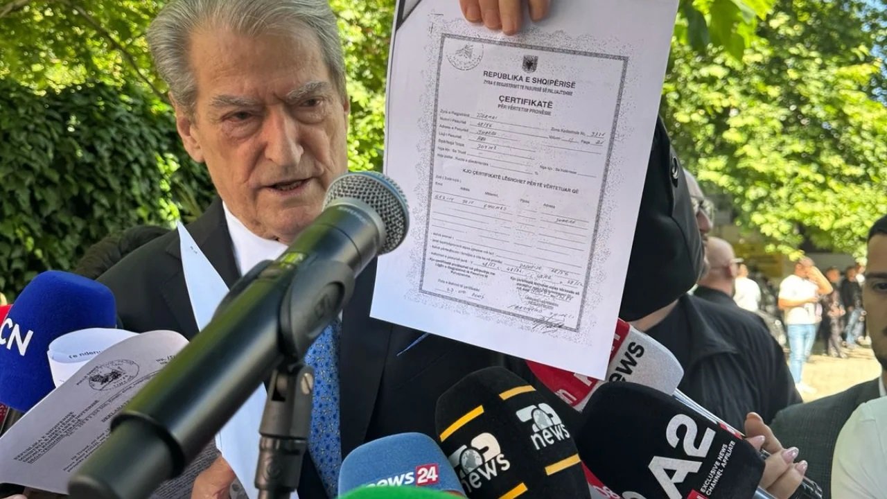 Paralajmëroi për një lajm, Berisha nxjerr deklaratën noteriale: Altin Dumani ka thënë që jeton me qira. U bë dhëndër pas përfundimit të vilës