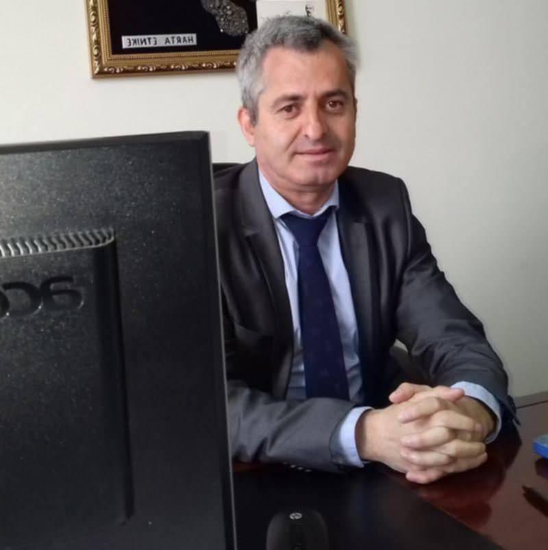 Po apsolutikisht studentët sot kanë të drejtë të protestojnë, por jo edhe politikanët të cilët nuk e respektuan dhe e pamundësuan Demokracinë