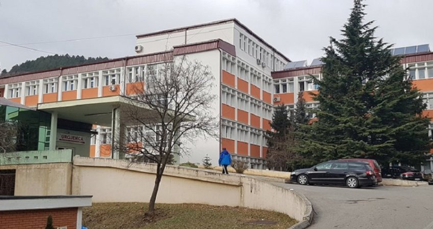 Spitali i Pejës del me njoftim për aksidentin në Dollc  Dërgohet në QKUK njëri nga të lënduarit