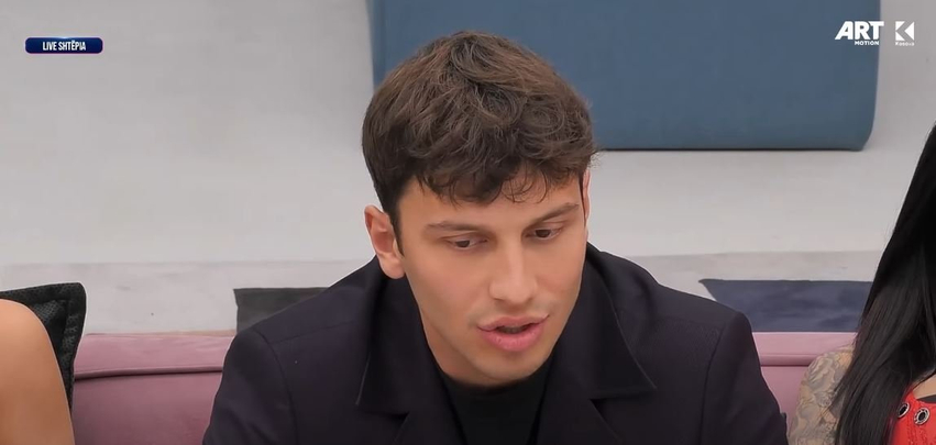Martohet Blerando  këngëtari dhe finalisti i BBVK 2