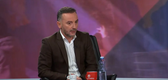 Dardan Molliqaj: Opozita u kap nga paniku, kritikat tona po i prekin