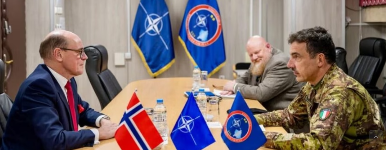 KFOR-i pret ambasadorin norvegjez, diskutojnë për sigurinë në Kosovë