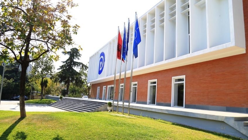 Nuk u lejua asnjë në garë përballë Berishës, PD: Përfundon faza e përgatitjeve, të shtunën demokratët do zgjedhin me referendum kryetarin e tyre