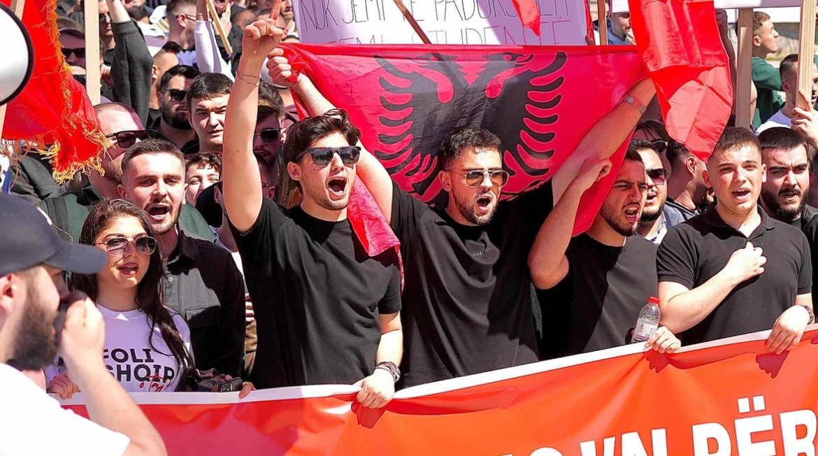 Vonesa në kufij për hyrje në Maqedoni, Ademi: Lëshoni menjëherë vëllezërit tanë shqiptarë të ndaluar në pikat kufitare