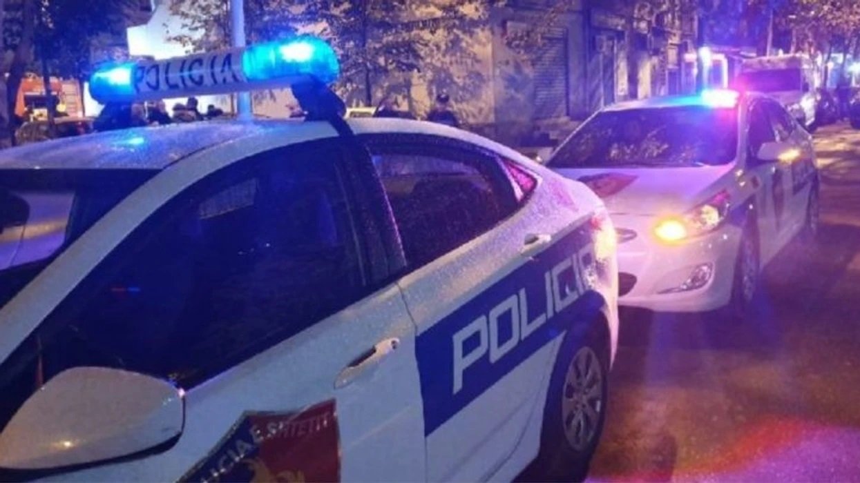 Të shtëna me armë në Tiranë, plagoset një polic