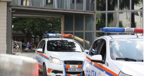 Publikohen emrat/ Këta janë dy vëllezërit që dyshohet se tentuan të vrisnin me armë një 31-vjeçar, por plagosën policin