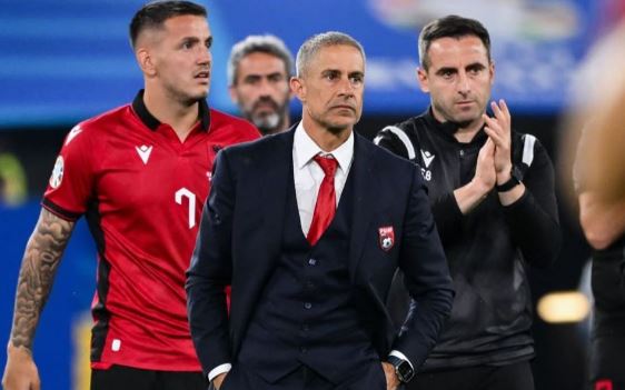 Rey Manaj futbollisti i parë që i dërgon mesazh Sylvinhos