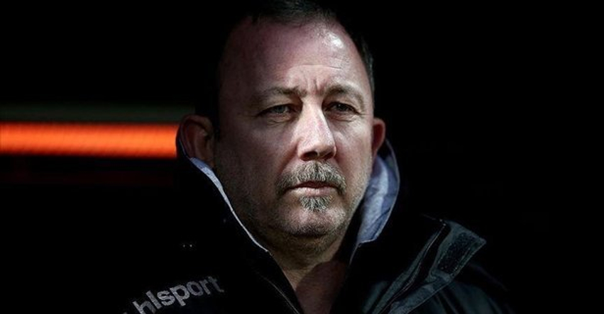 Klubi turk i jep duart trajnerit që i besoi futbollistit tjetër të Kombëtares