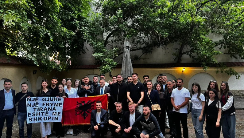 Protesta në Maqedoninë e Veriut/ Ambasadori Meidani reagon pas arrestimit të studentëve: Kërkesa për dinjitet nuk është kërcënim
