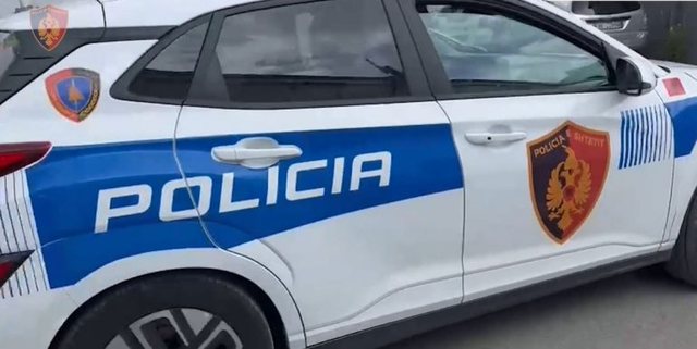 Policia jep shpjegime: Dy persona tentuan të përplasnin me automjet efektivët e Operacionales! 