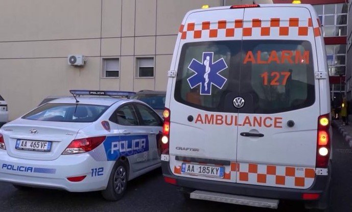 Kaos në Mamurras! Shkëmbim zjarri mes policisë dhe të shpallurit në kërkim, plagoset ky i fundit