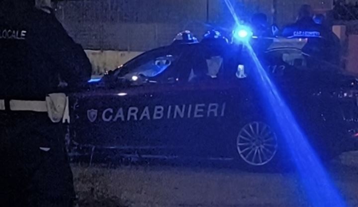 Tentuan të vrisnin me armë dy persona në parkingun e qytetit, arrestohen shqiptari dhe italiani! 