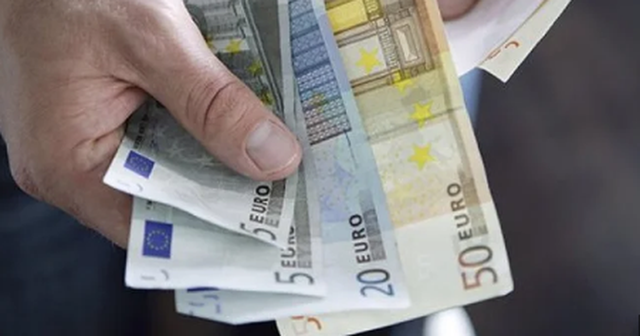Çfarë po ndodh me monedhat e huaja? Ja sa shitet dhe blihet euro dhe dollari për ditën e sotme
