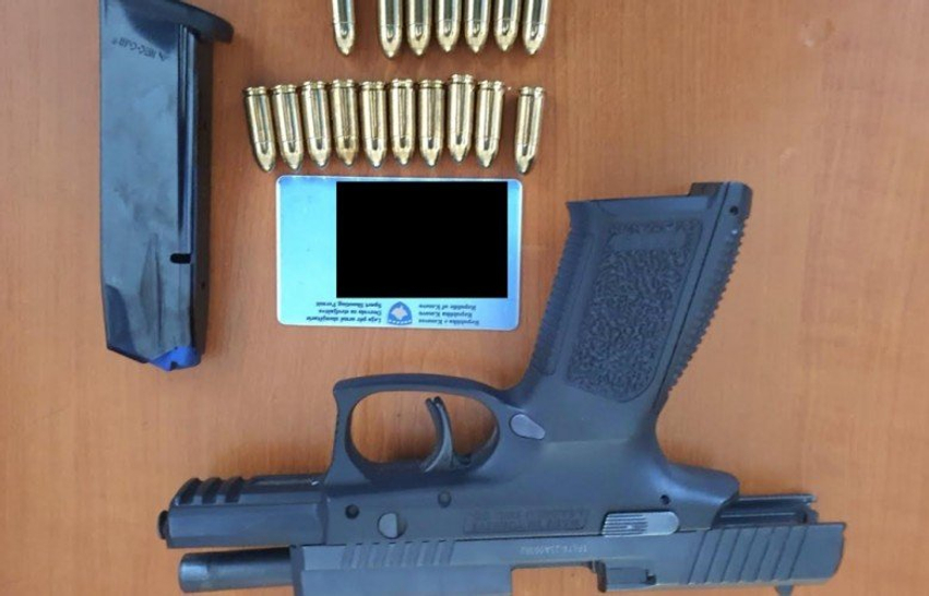 Arrestohen dy persona për armëmbajtje pa leje në Pejë dhe Istog