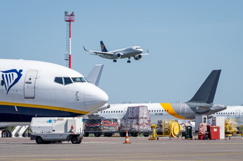 Lituania mbyll aeroportin  lëshon paralajmërim për  rrezik ajror 