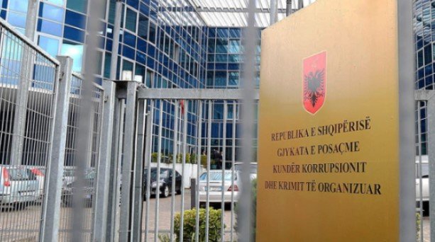 SPAK pritej të jepte pretencën, GJKKO shtyn seancën për 7 të pandehurit me gjykim të shkurtuar të dosjes ‘Veliaj’