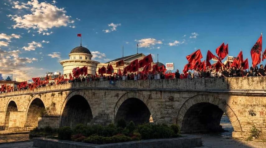 Ademi, Mickoskit dhe Filkovit: Pse jeni kaq kundër gjuhës shqipe?