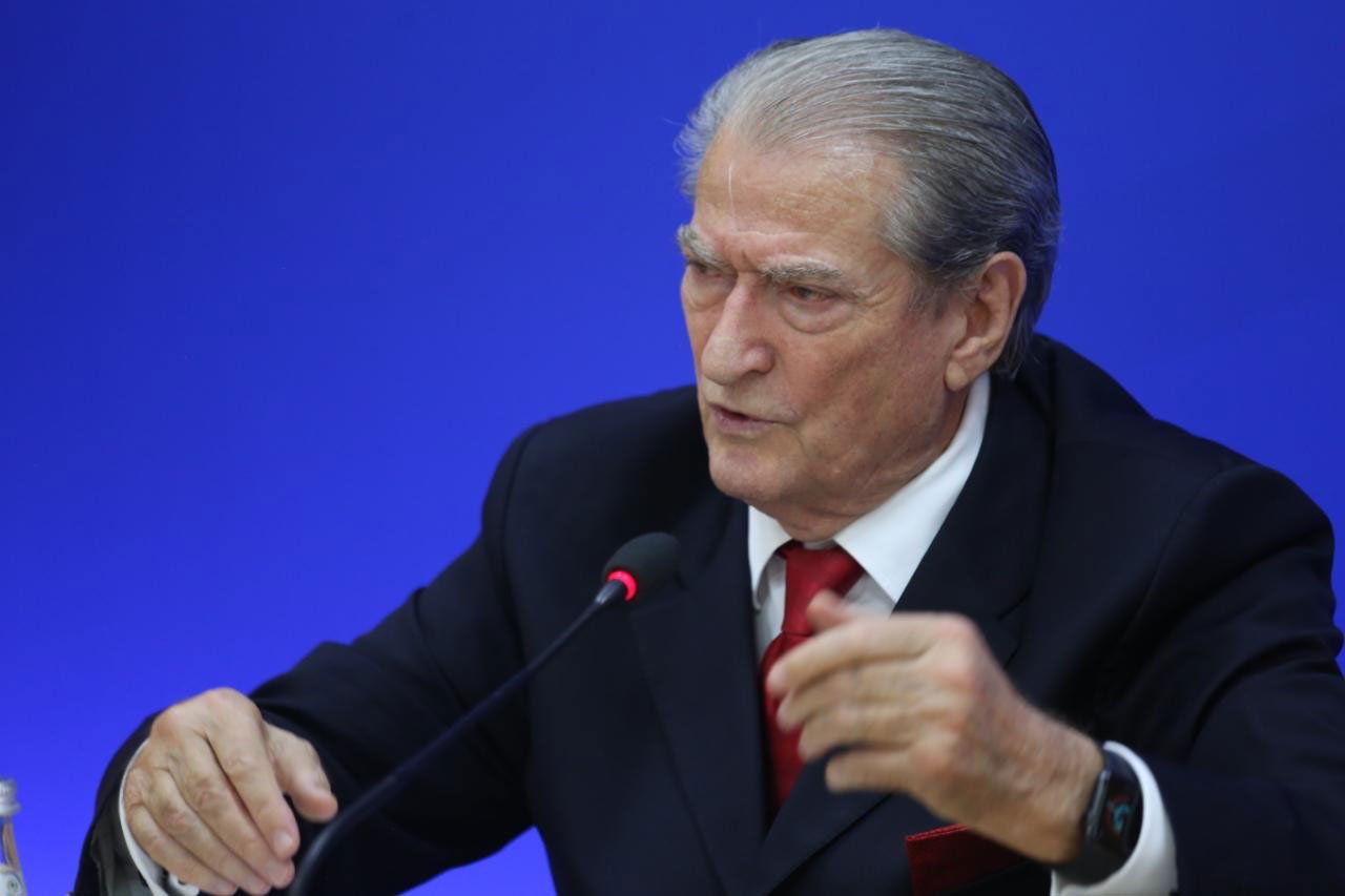 “Rama iu fshihet interpelancave”, Berisha: Ka frikë nga e vërteta e vjedhjeve, Europa e di pse e mbron Ballukun